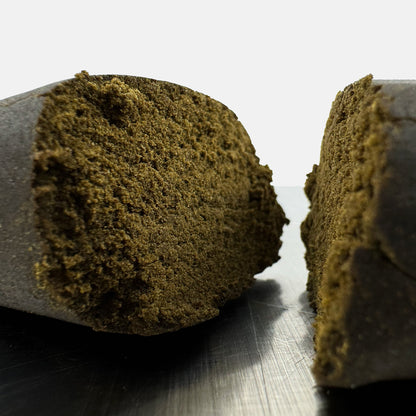 Zoom sur l'intérieur d'un morceau de CBD Olive